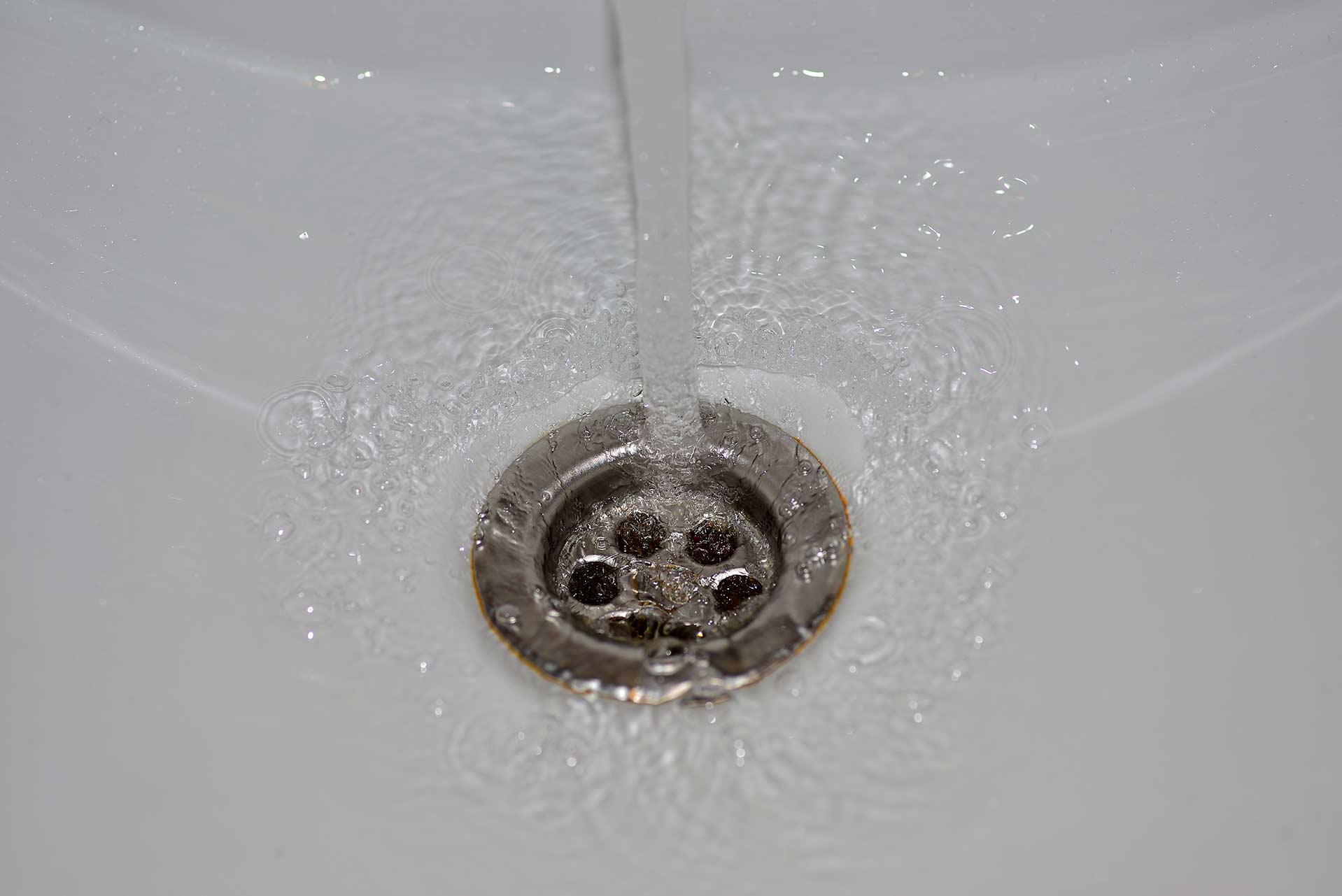 A2B Drains provides services to unblock blocked sinks and drains for properties in Alton.